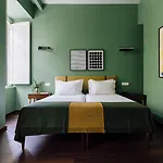 Отель The Vintage & 5*