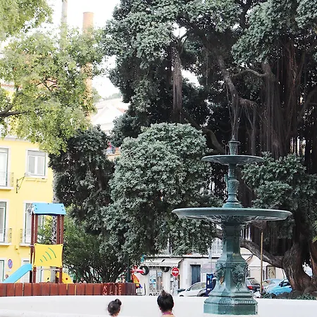 The Vintage & Готель