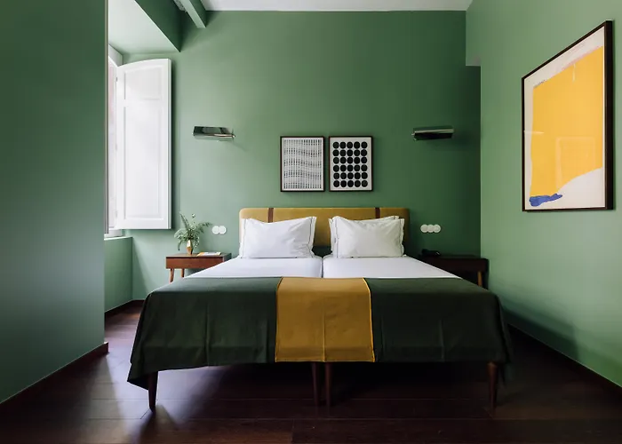 Hotel The Vintage & 5*