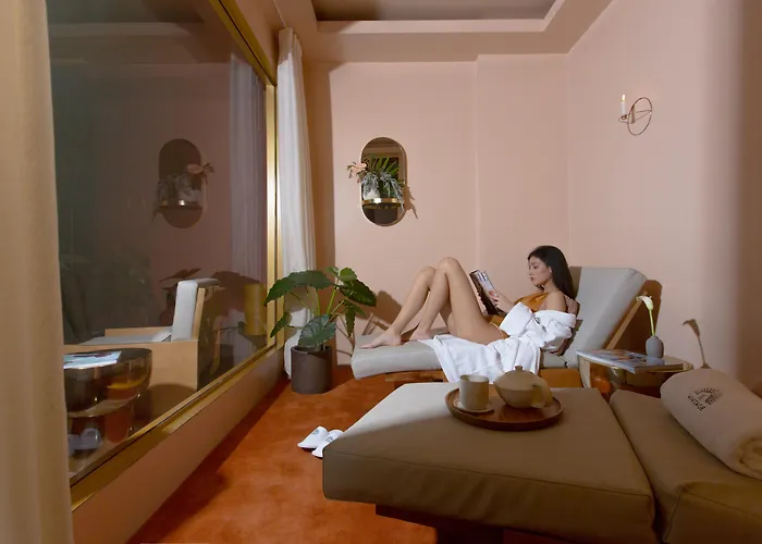 The Vintage & Отель