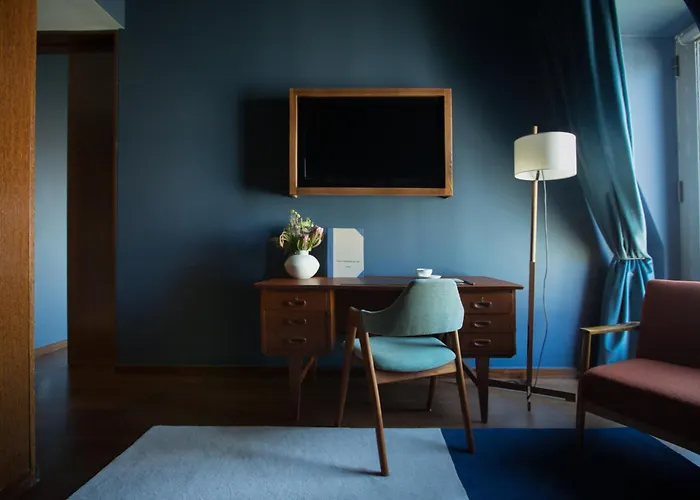 The Vintage & Отель