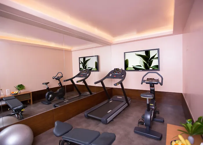 Отель The Vintage &