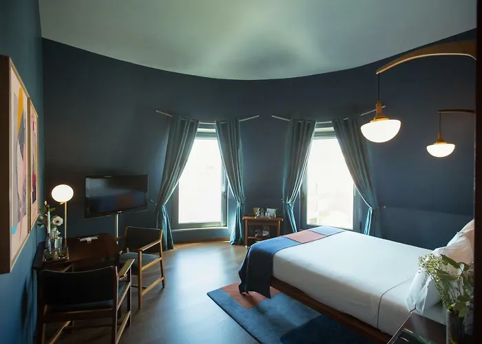 Hotel The Vintage & 5*