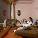 The Vintage & فندق