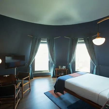 Hotel The Vintage & 5*